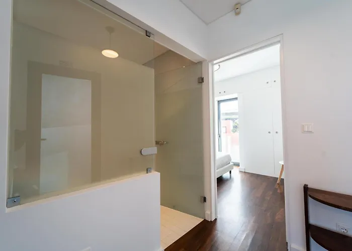 Oceanside Village 4 *